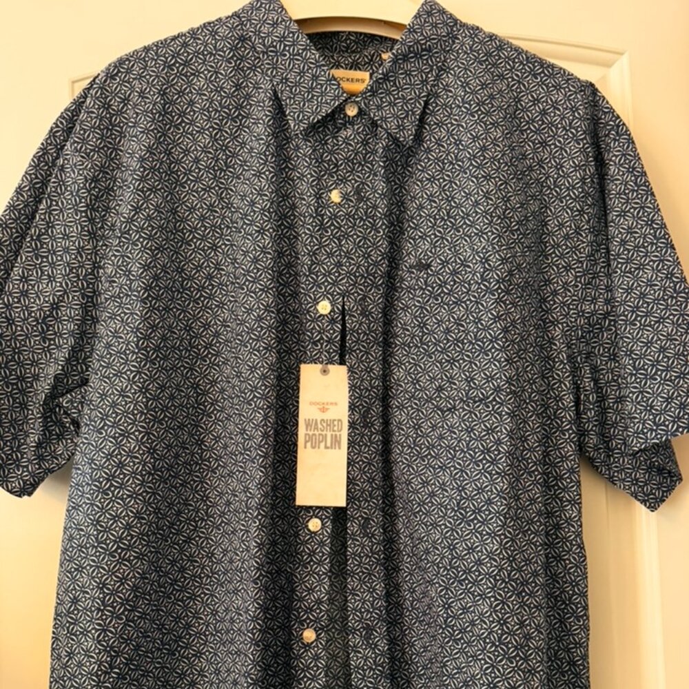 Dockers Washed Poplin Button Down Shirt Mens XXL Blue Geometric Short Sleeve NWT